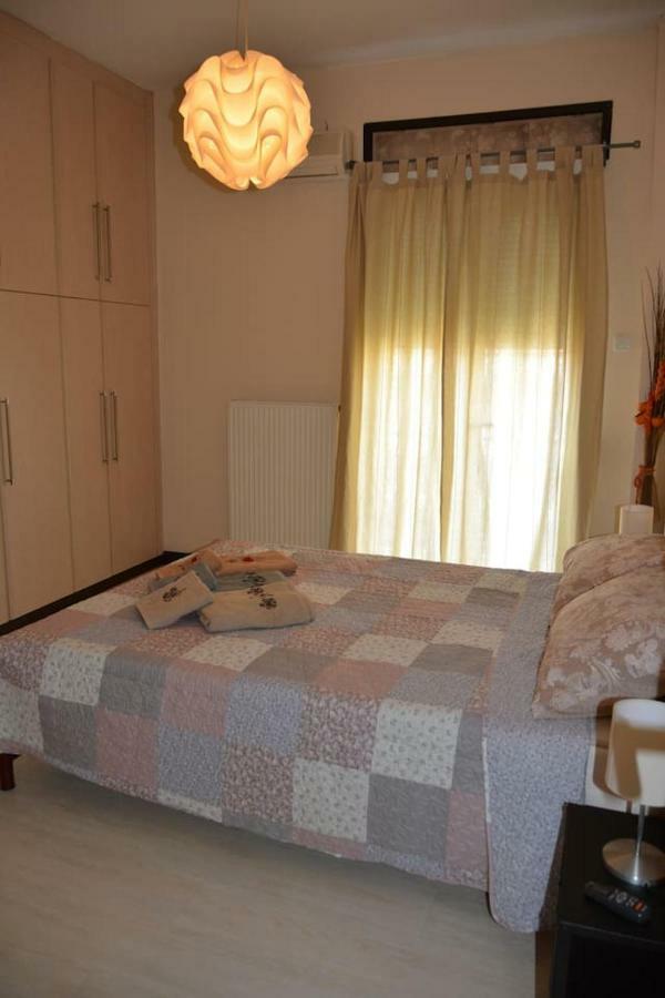 Modern Apartment, 5΄ Walk From Central Metro Station เอเธนส์ ภายนอก รูปภาพ