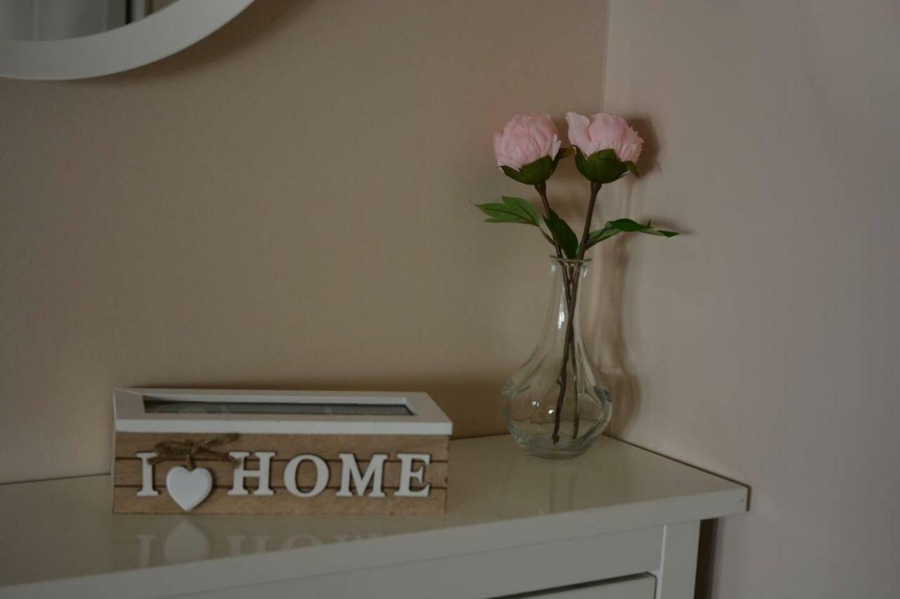 Modern Apartment, 5΄ Walk From Central Metro Station เอเธนส์ ภายนอก รูปภาพ