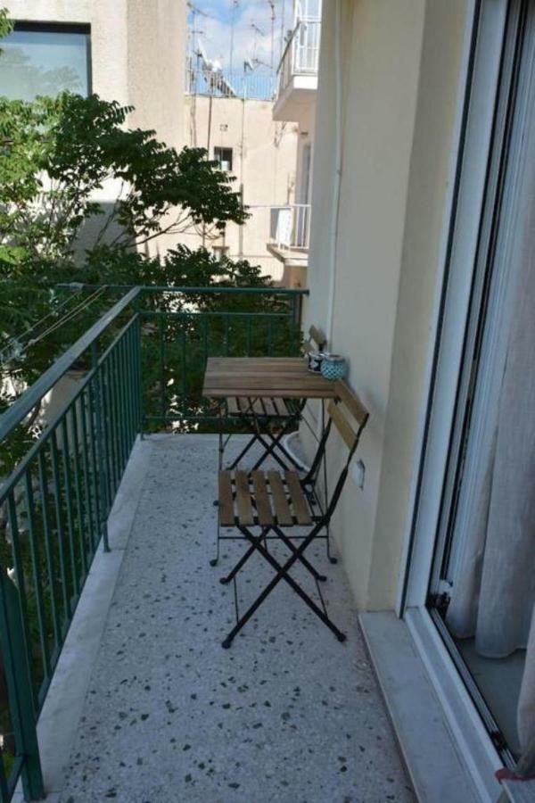 Modern Apartment, 5΄ Walk From Central Metro Station เอเธนส์ ภายนอก รูปภาพ